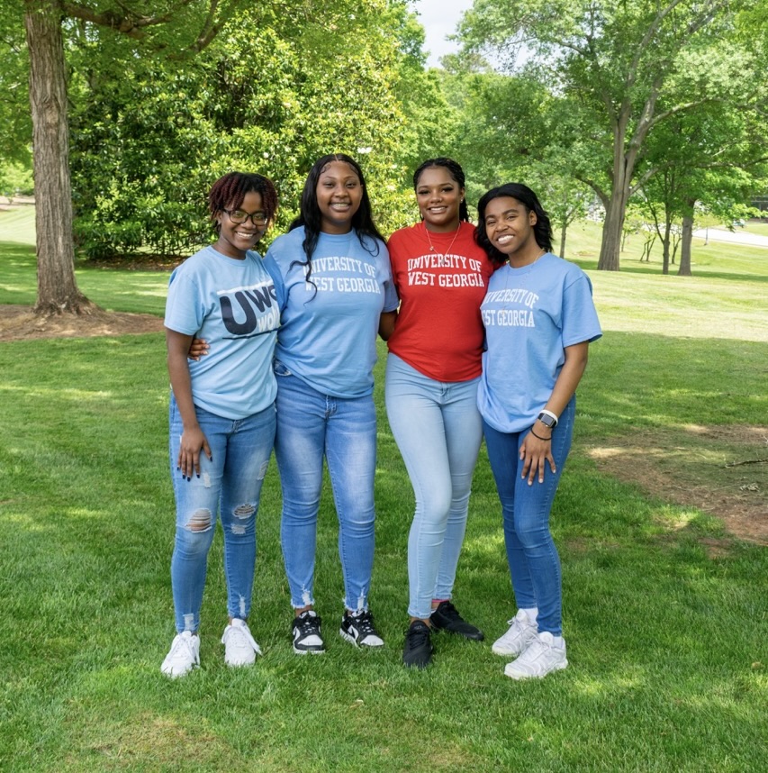 Group of students involved in the emerging leaders organization.