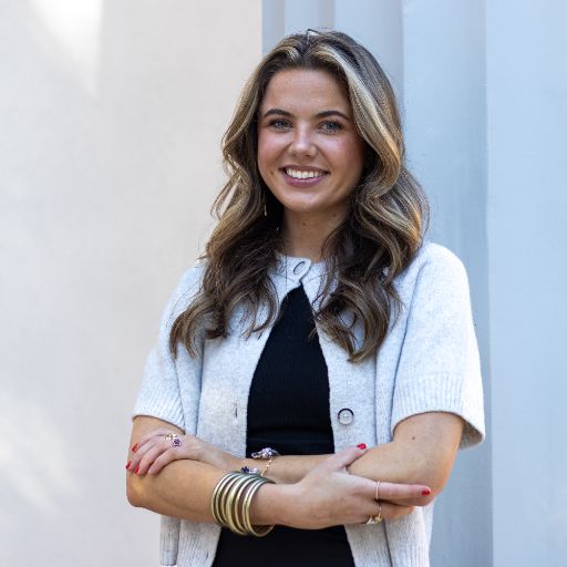 Isabelle Plott Headshot