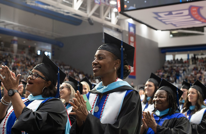picture of student graduation 
