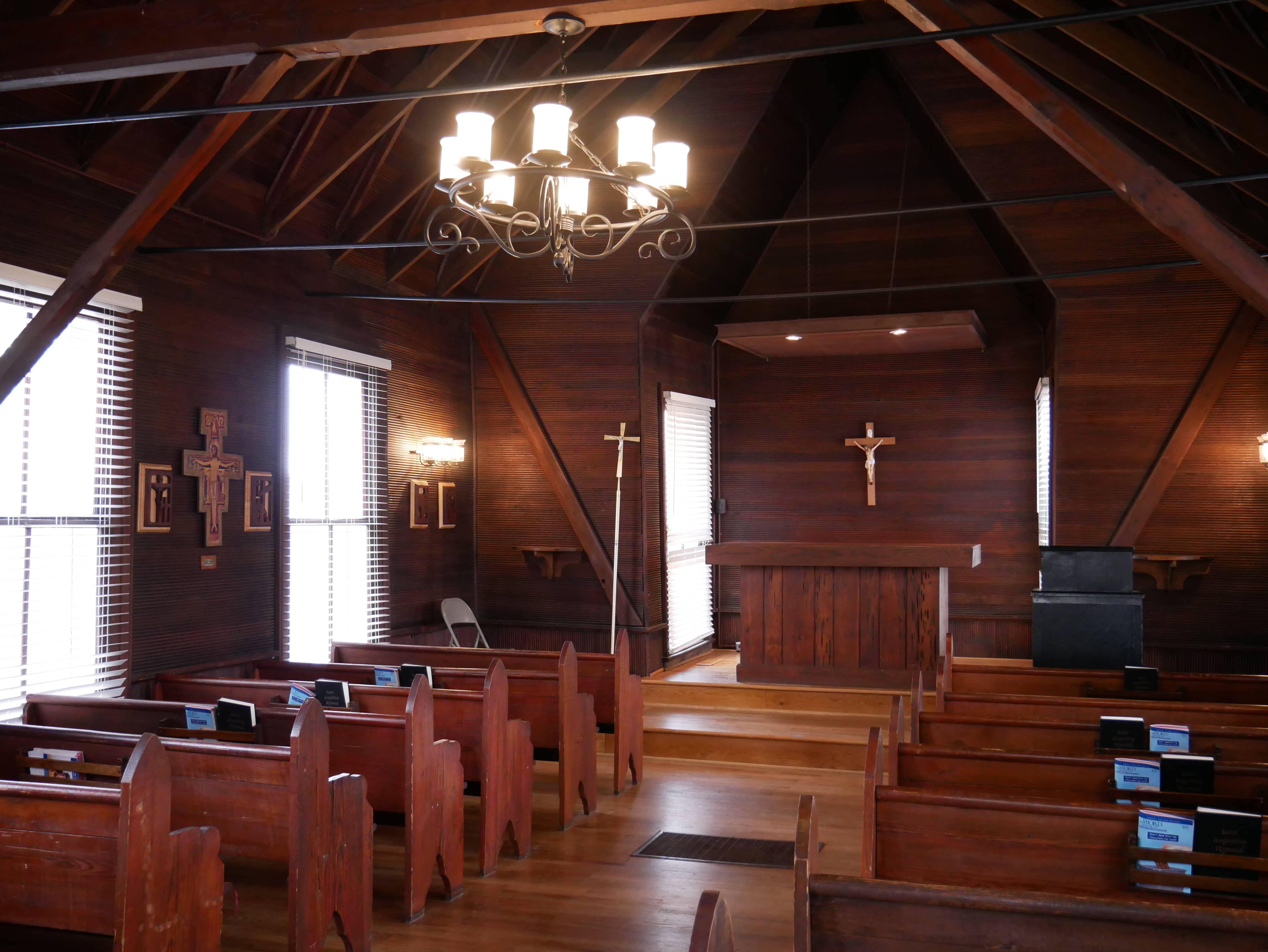 A side view of the inside of the Kennedy Chapel