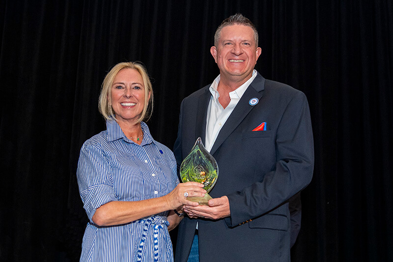 David Johnson receiving the Regents' Award