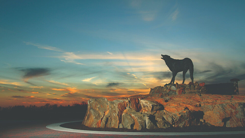 Wolf statue at UWG's Wolf Plaza