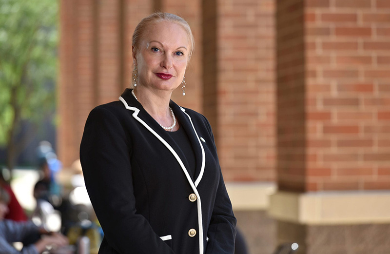 Dr. Ralitsa Akins