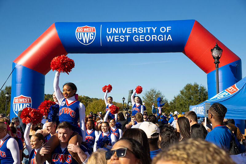 UWG cheerleaders and fans at game day