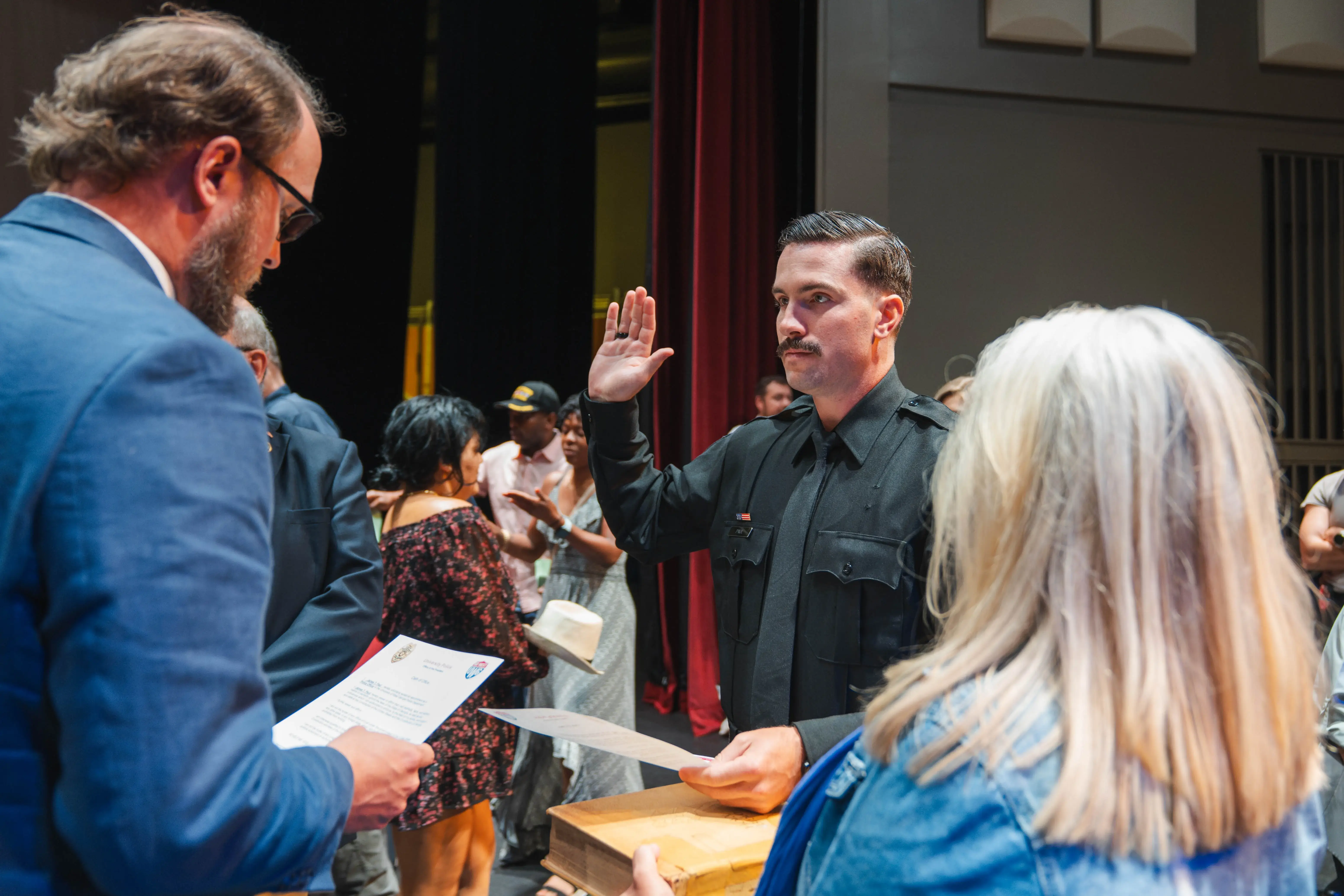 A UWG ALETE graduate takes the Oath of Honor