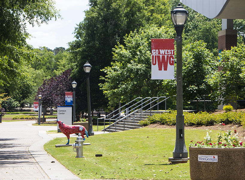 walkway between the TLC and Campus Center