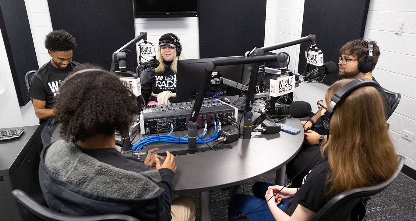 WOLF Sports Network Students on the air in the studio