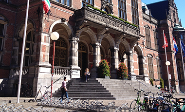 The University of West Georgia has three new opportunities for students to spend a semester abroad while earning credit towards their UWG degrees. This fall, the institution signed exchange agreements with universities in the Netherlands, Ireland, and Australia that will provide students in a variety of disciplines the chance to gain global experience while customizing their degree programs.