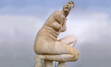 Whitney Davis, a University of West Georgia senior psychology major, recently got some serious buzz from an Instagram collage she made pairing a sculpture of the goddess Aphrodite with a picture of comedian Amy Schumer. She pointed out the similarities of the images in an effort to show that beauty comes in all shapes and sizes.