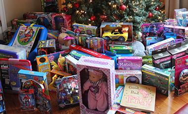 The University of West Georgia Staff Advisory Council held its annual toy drive on December 11 at the Alumni House, where UWG staff were invited to bring toys to donate to families struggling this time of year to provide a happy holiday for their families.