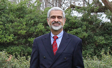 University of West Georgia Regents’ Professor of Marketing Dr. Beheruz N. Sethna has recently hit a milestone in his teaching career: more than 100 of his students have had research papers accepted to national undergraduate research conferences. He has been working on this milestone for more than 14 years, since his first three students were accepted to a national conference in 2003.
